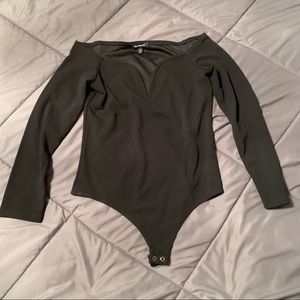 EXPRESS Off The Shoulder Long Sleeve Sweetheart V-Wire Thong Bodysuit